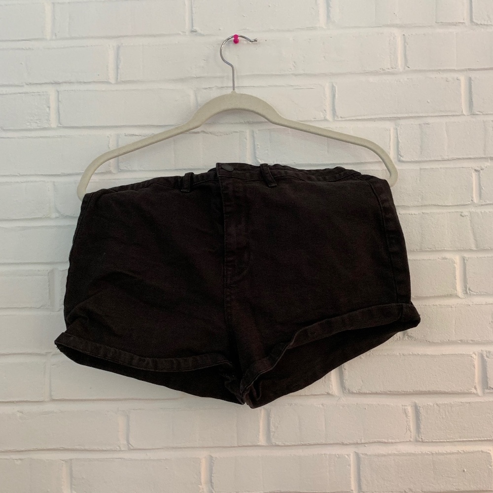Black kendall and kylie jean shorts